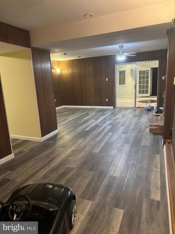 8806 BRAESIDE DR, Lanham, MD 20706