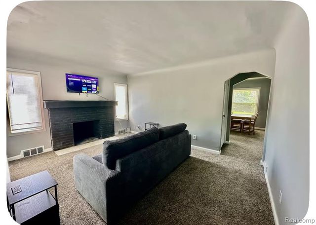 19129 Strasburg Street, Flat Rock, MI 48205