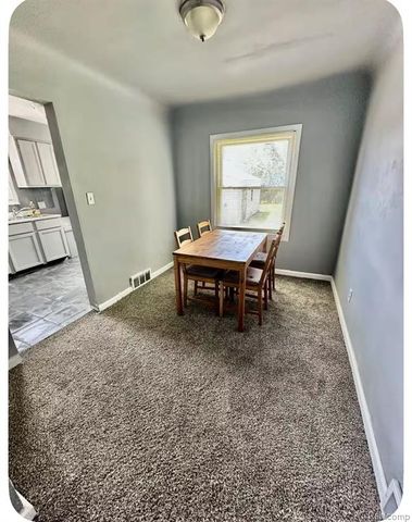 19129 Strasburg Street, Flat Rock, MI 48205
