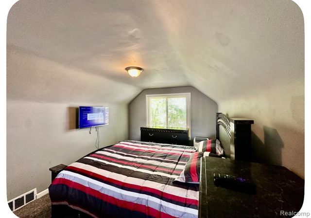 19129 Strasburg Street, Flat Rock, MI 48205