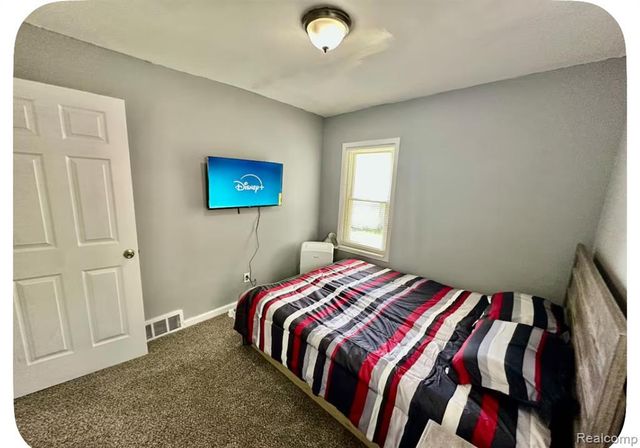 19129 Strasburg Street, Flat Rock, MI 48205