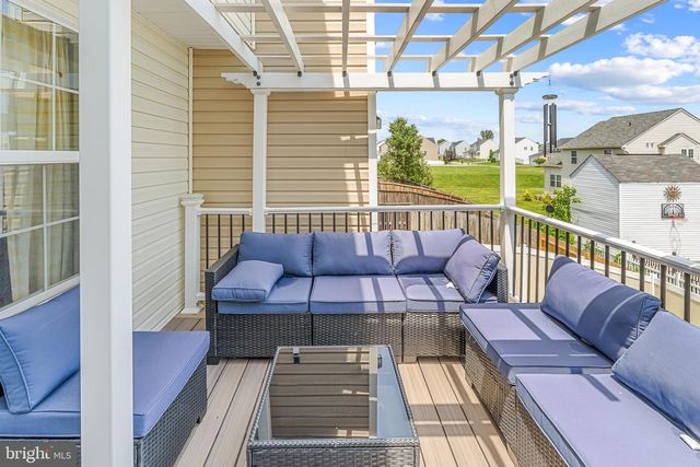 244 RUMBLING ROCK RD, Hedgesville, WV 25427