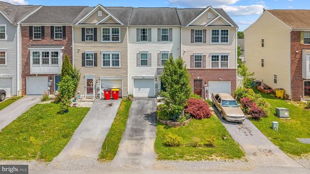 244 RUMBLING ROCK RD, Hedgesville, WV 25427