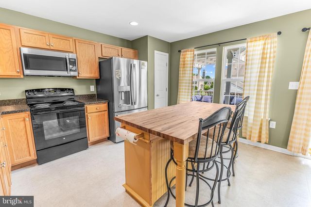 244 RUMBLING ROCK RD, Hedgesville, WV 25427
