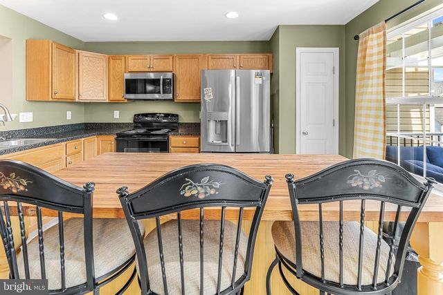 244 RUMBLING ROCK RD, Hedgesville, WV 25427