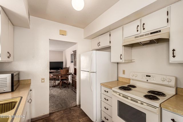 348 N Calle De Las Profetas, Green Valley, AZ 85614