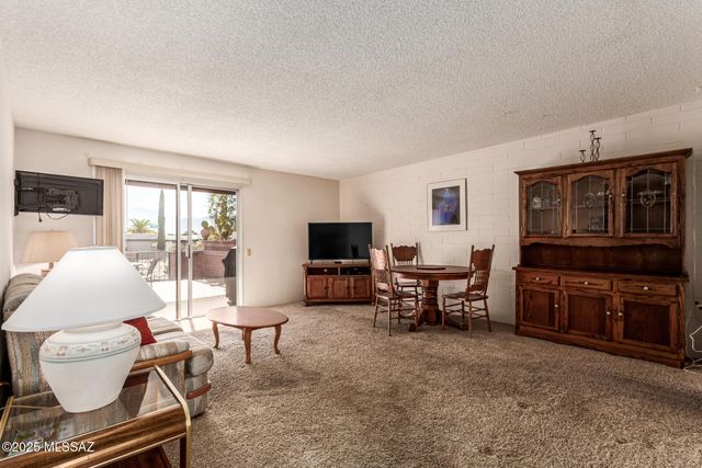 348 N Calle De Las Profetas, Green Valley, AZ 85614