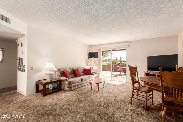 348 N Calle De Las Profetas, Green Valley, AZ 85614