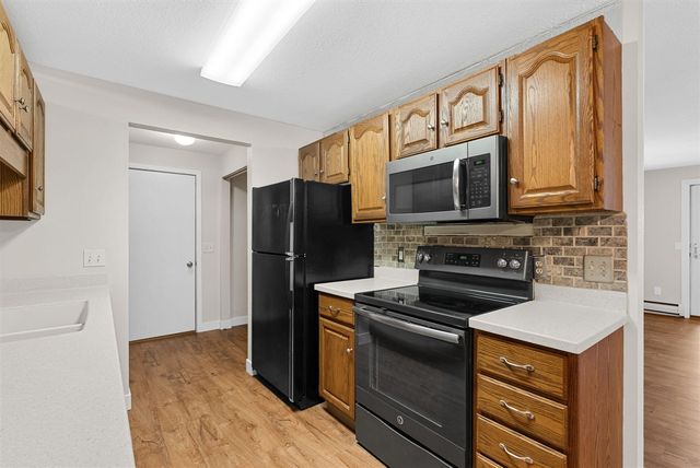 1016 Wedgewood Drive, Plainwell, MI 49080