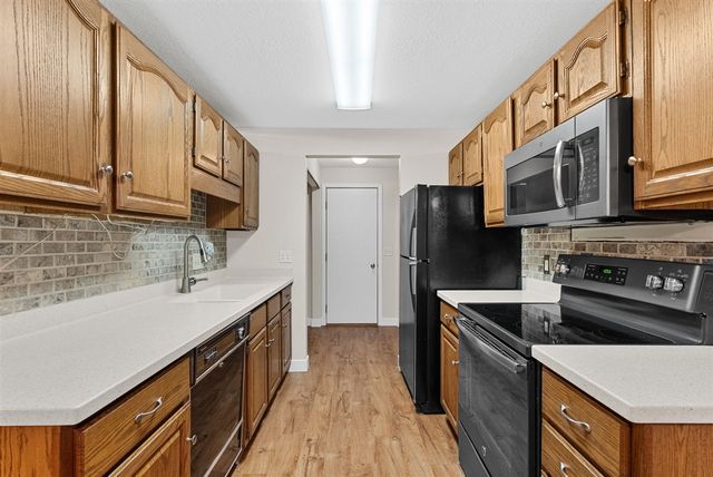 1016 Wedgewood Drive, Plainwell, MI 49080