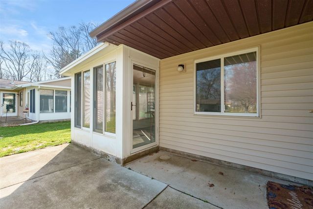 1016 Wedgewood Drive, Plainwell, MI 49080