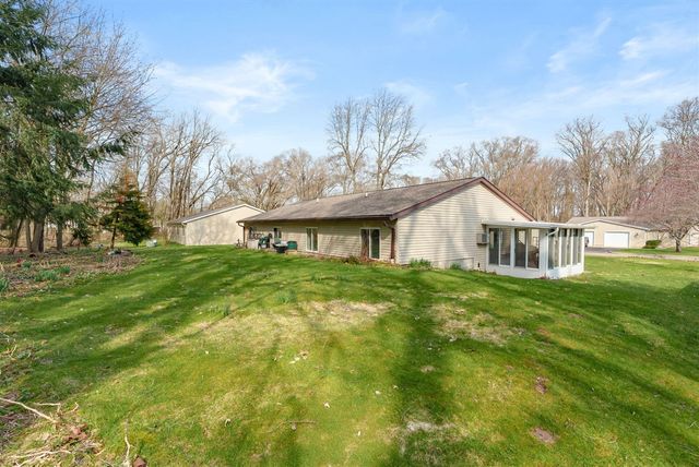 1016 Wedgewood Drive, Plainwell, MI 49080