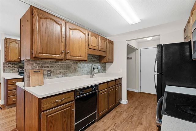 1016 Wedgewood Drive, Plainwell, MI 49080