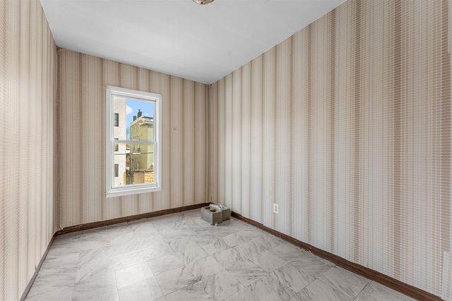 196 UNION ST, Jc, Bergen-lafayett, NJ 07304