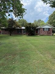 26 Indian Trail SE, Cartersville, GA 30120