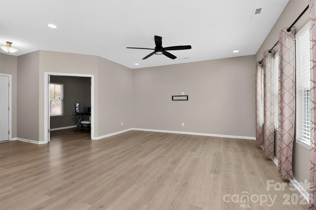 1127 Overland Drive, Dallas, NC 28034