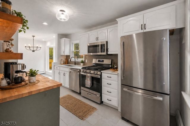 9 Longview Ave, Randolph Twp., NJ 07869