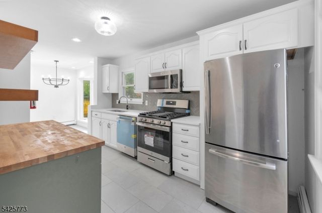 9 Longview Ave, Randolph Twp., NJ 07869