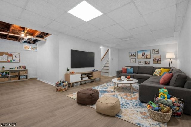 9 Longview Ave, Randolph Twp., NJ 07869