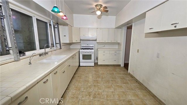 3015 N Adoline, Fresno, CA 93705