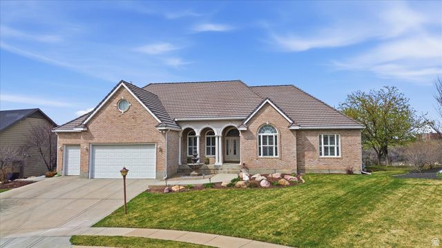 27 CANTERBURY LN, Logan, UT 84321