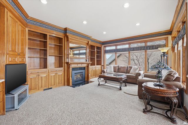 27 CANTERBURY LN, Logan, UT 84321