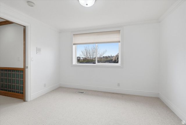 27 CANTERBURY LN, Logan, UT 84321