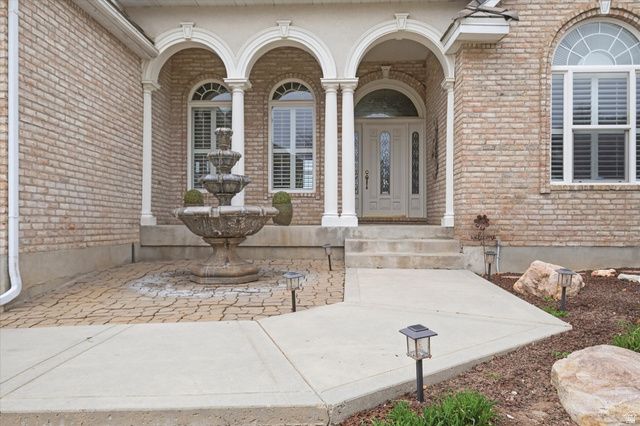 27 CANTERBURY LN, Logan, UT 84321