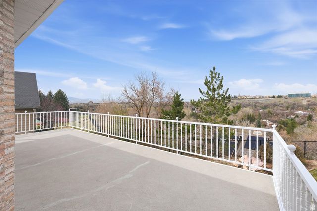 27 CANTERBURY LN, Logan, UT 84321