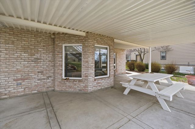 27 CANTERBURY LN, Logan, UT 84321