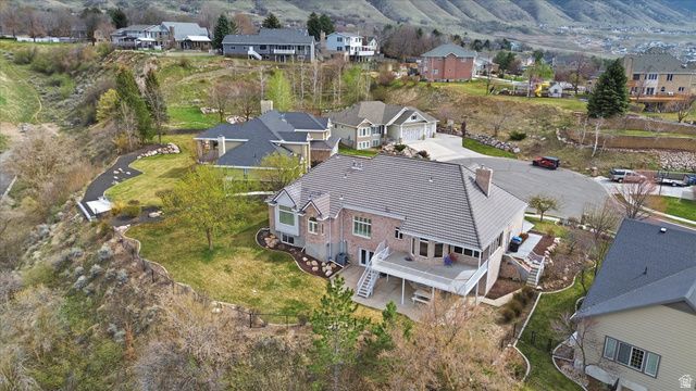 27 CANTERBURY LN, Logan, UT 84321