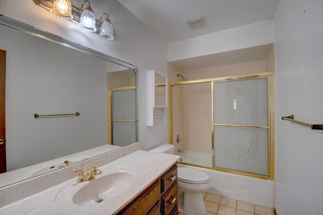 3102 May Circle SE, Rio Rancho, NM 87124