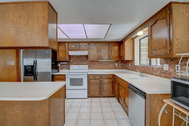 3102 May Circle SE, Rio Rancho, NM 87124