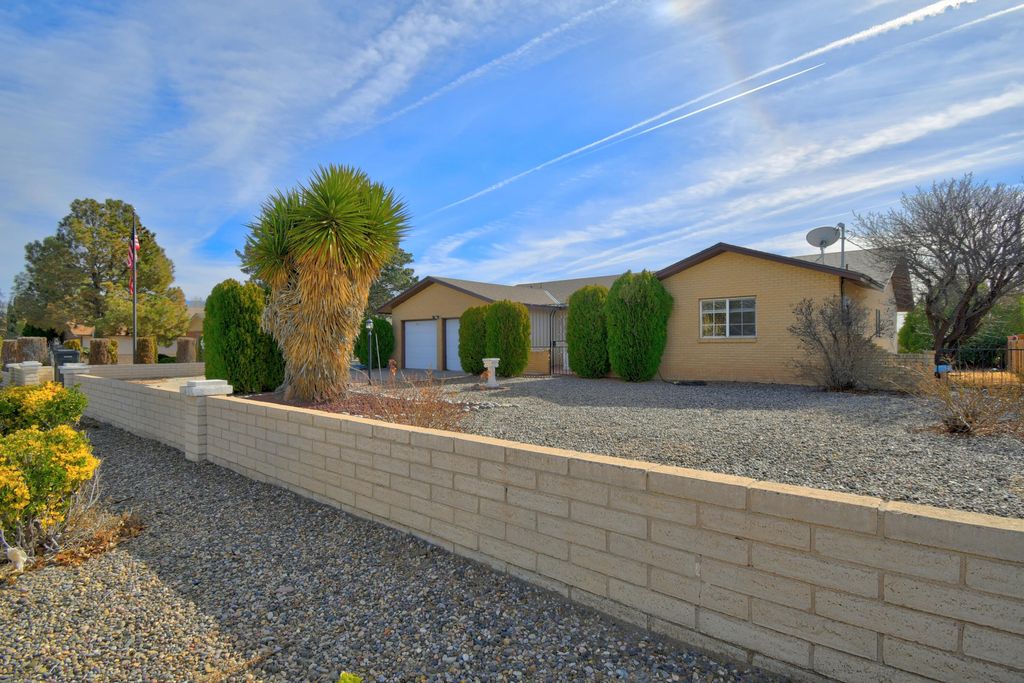3102 May Circle SE, Rio Rancho, NM 87124
