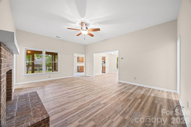 5053 Suwarrow Court, Tega Cay, SC 29708