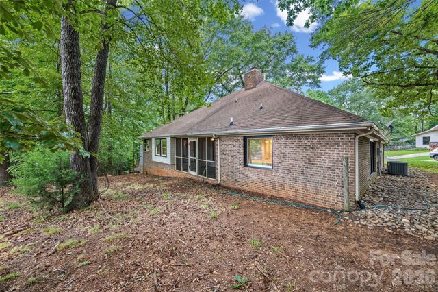 5053 Suwarrow Court, Tega Cay, SC 29708