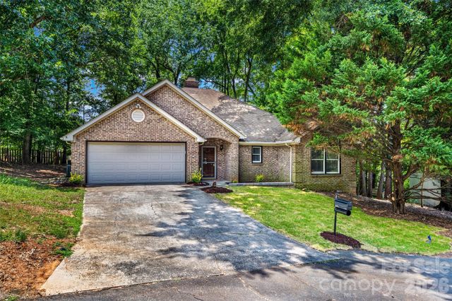 5053 Suwarrow Court, Tega Cay, SC 29708