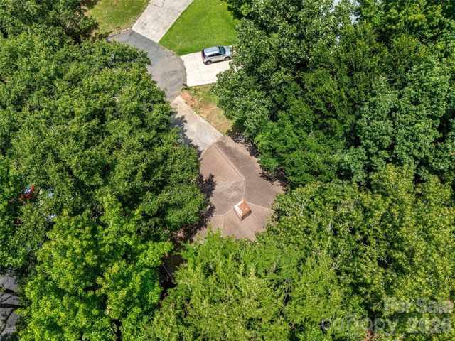 5053 Suwarrow Court, Tega Cay, SC 29708