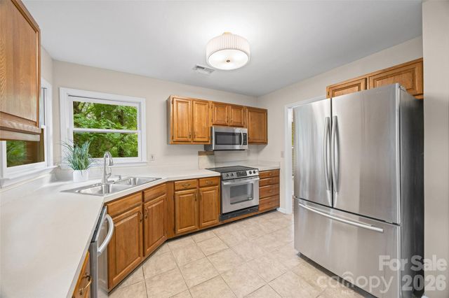 5053 Suwarrow Court, Tega Cay, SC 29708