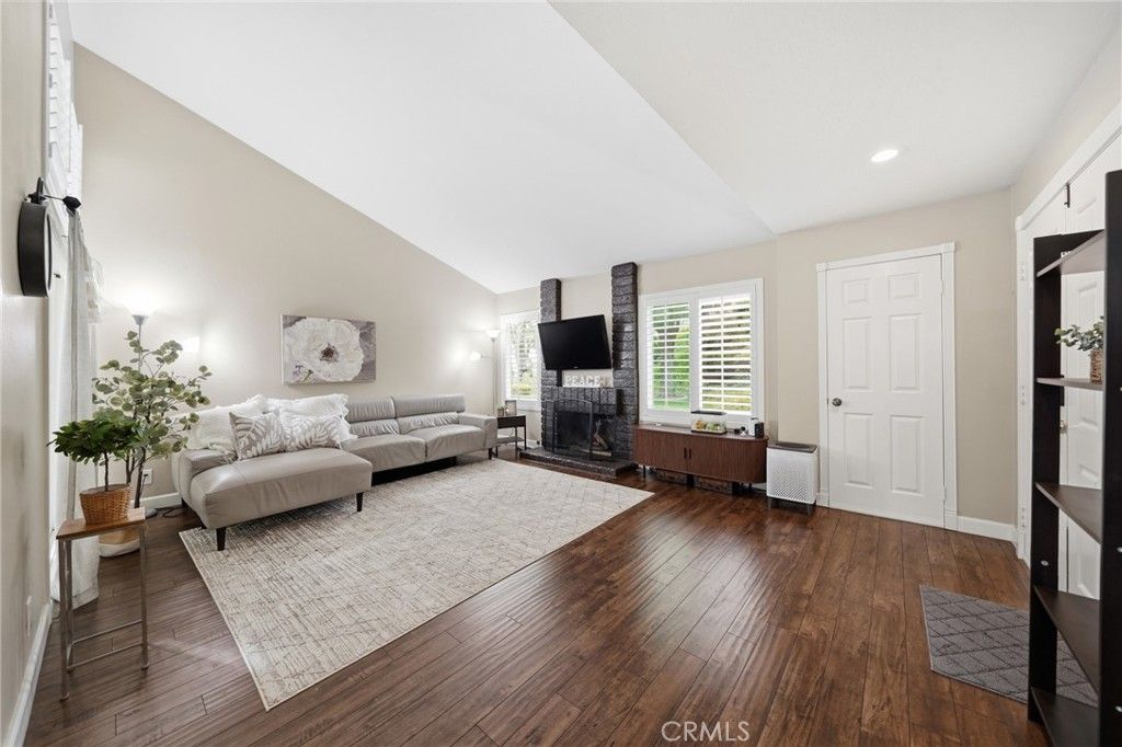 Image 3 of property listing at 259 Scenic, Brea, CA 92821