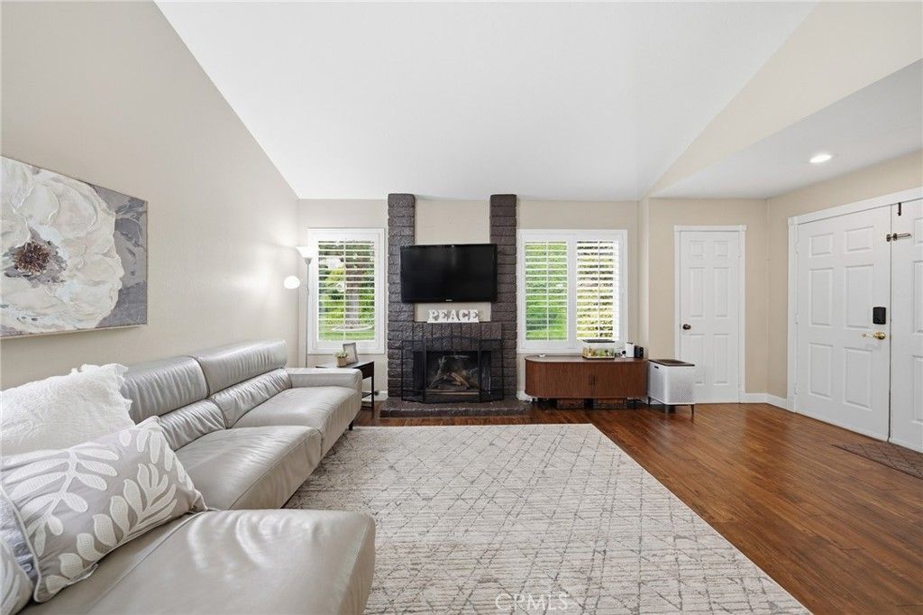 Image 4 of property listing at 259 Scenic, Brea, CA 92821
