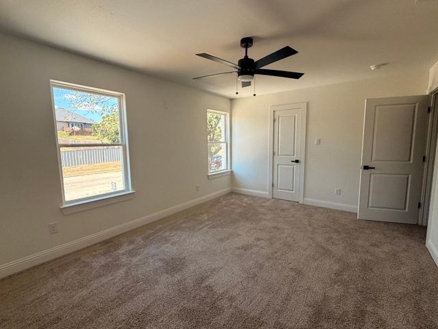 504 BELLAIRE Circle, Mineral Wells, TX 76067