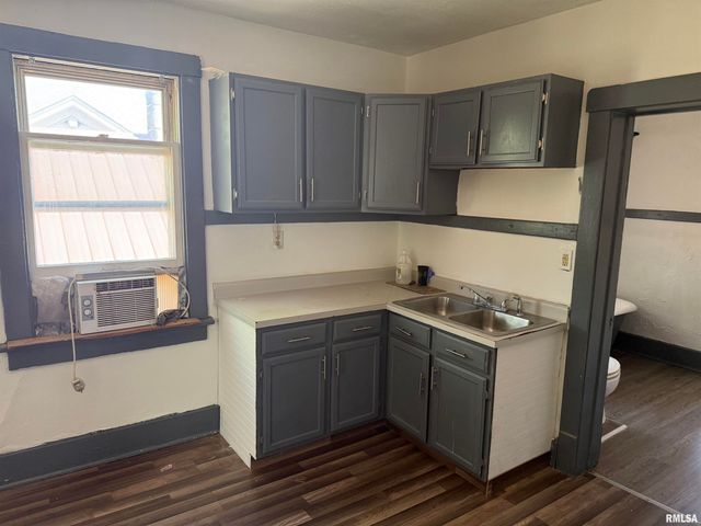 1617 NE MONROE Street, Peoria, IL 61603