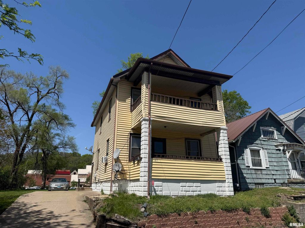1617 NE MONROE Street, Peoria, IL 61603