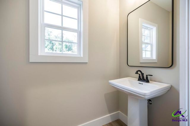 905 Massee LN, Perry, GA 31088