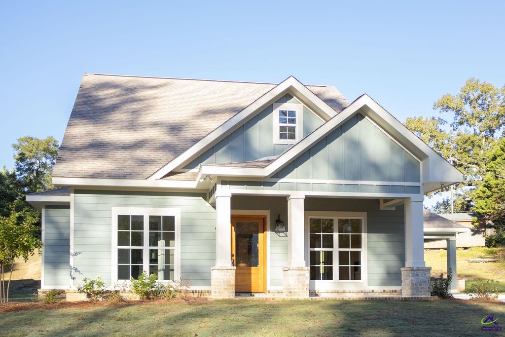 905 Massee LN, Perry, GA 31088