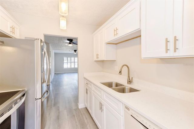 5441 HANSEL AVENUE J15, Orlando, FL 32809