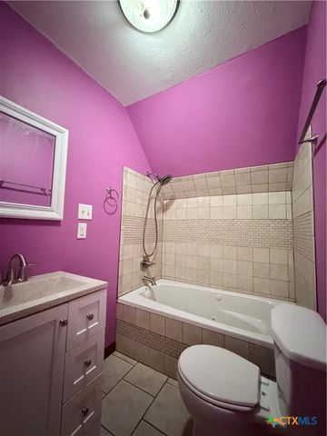 2011 Zint Street, Gonzales, TX 78629