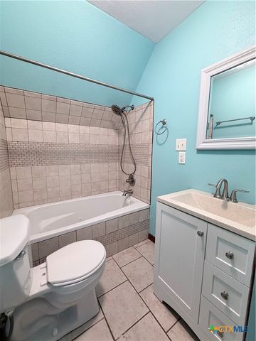 2011 Zint Street, Gonzales, TX 78629
