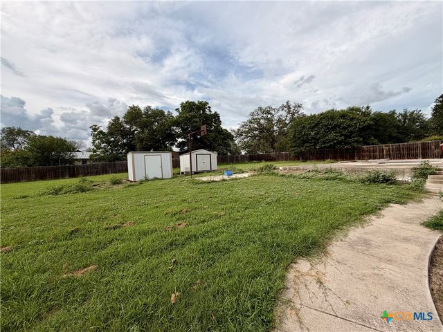 2011 Zint Street, Gonzales, TX 78629